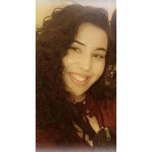 Meet your Posher, Symia